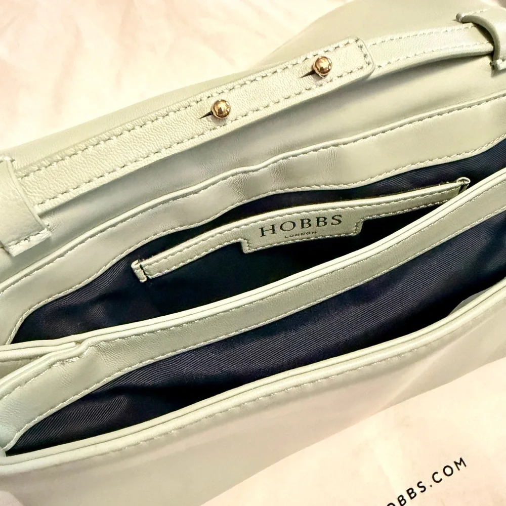 Jas Pearl Clutch with Pearl detail - Picture 9 of 10
